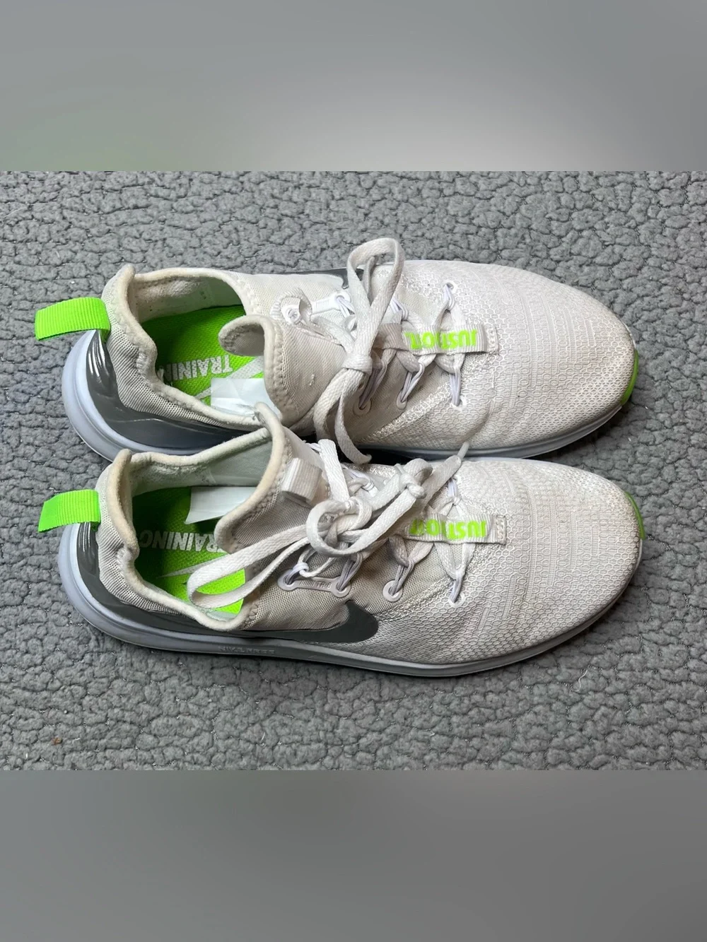 Nike Free TR 8 Sneakers Womens Size 7 White And Green 942888
